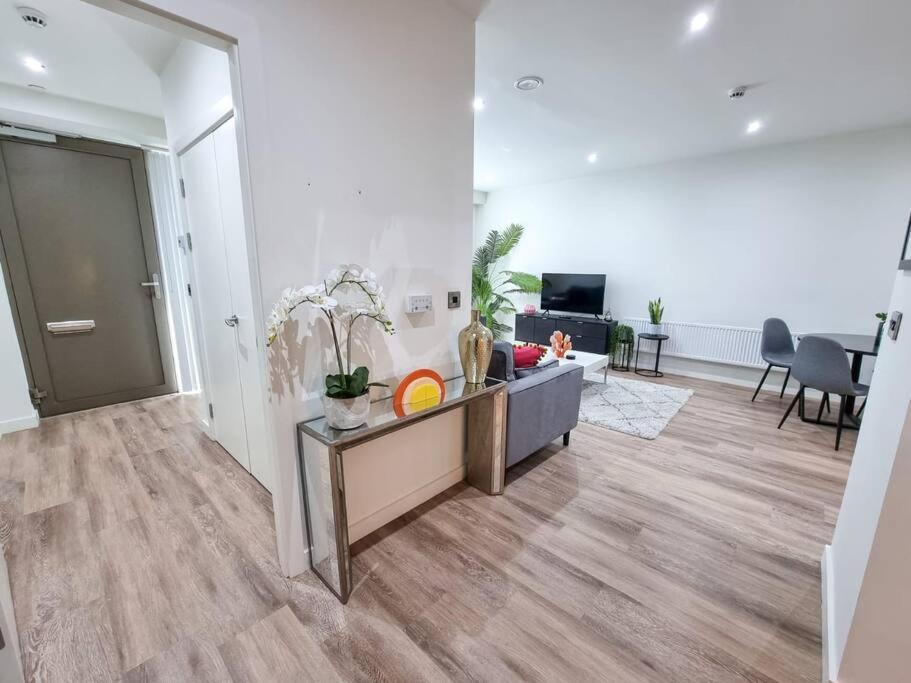 Luxury City Centre Townhouse With Parking Manchester Exterior photo