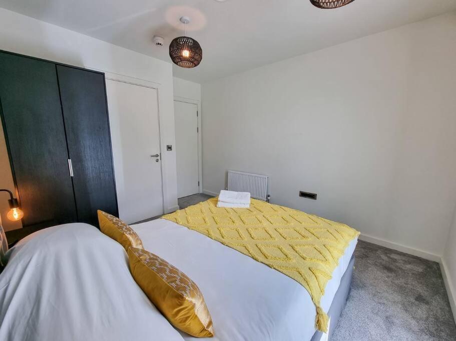 Luxury City Centre Townhouse With Parking Manchester Exterior photo