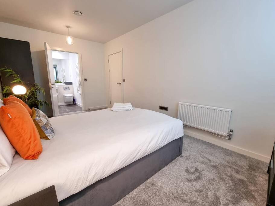 Luxury City Centre Townhouse With Parking Manchester Exterior photo