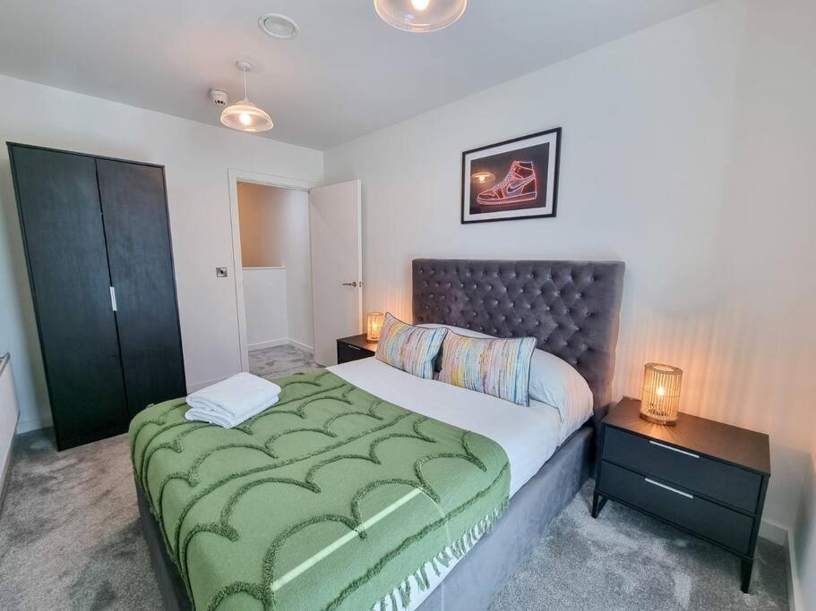Luxury City Centre Townhouse With Parking Manchester Exterior photo