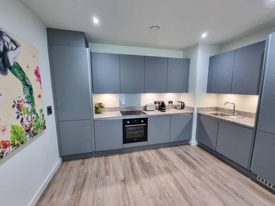 Luxury City Centre Townhouse With Parking Manchester Exterior photo